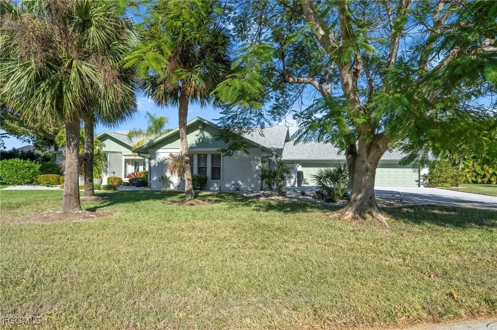 2617 SE 23rd Avenue Cape Coral FL 33904