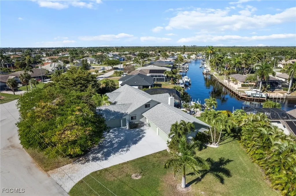 2617 SE 23rd Avenue Cape Coral FL 33904