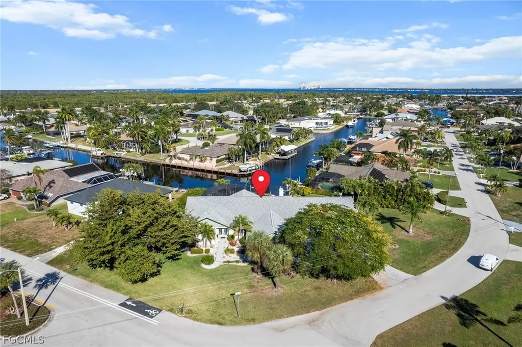 2617 SE 23rd Avenue Cape Coral FL 33904
