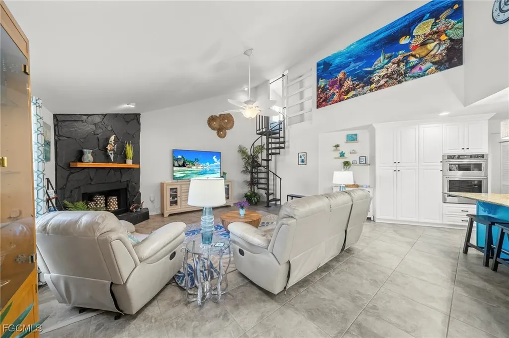 2617 SE 23rd Avenue Cape Coral FL 33904