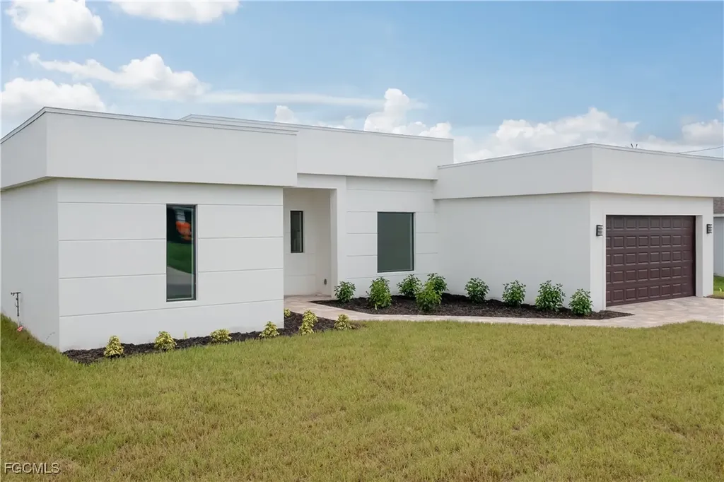 19 NW 14th Place Cape Coral FL 33993