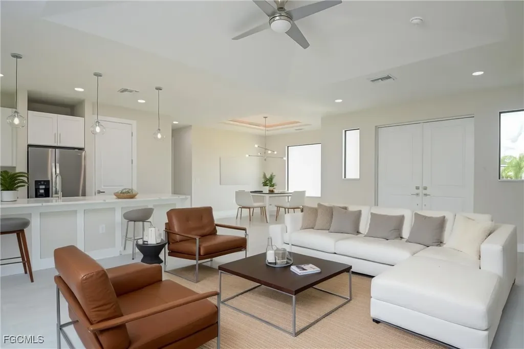 19 NW 14th Place Cape Coral FL 33993