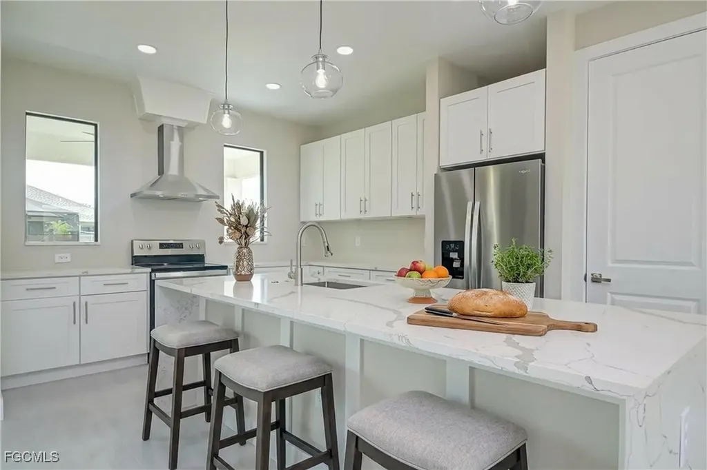 19 NW 14th Place Cape Coral FL 33993