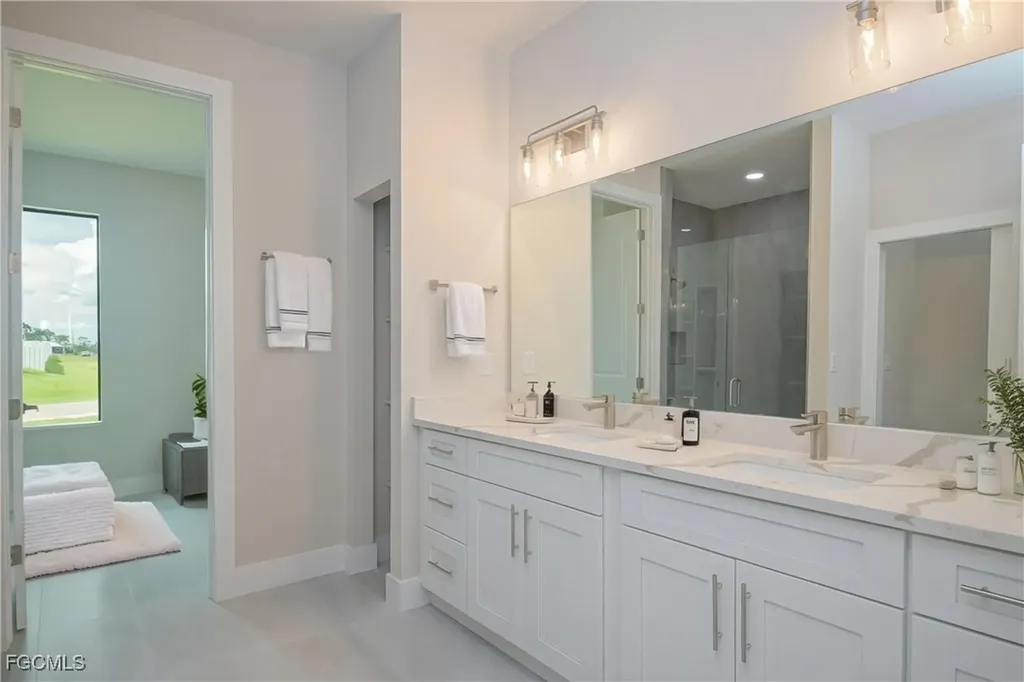 19 NW 14th Place Cape Coral FL 33993