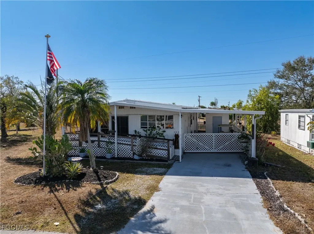 3208 Pluto Circle North Fort Myers FL 33903