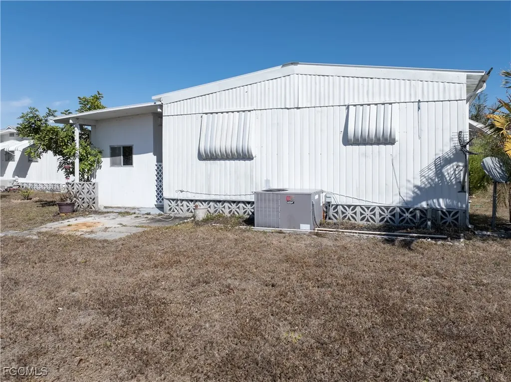 3208 Pluto Circle North Fort Myers FL 33903