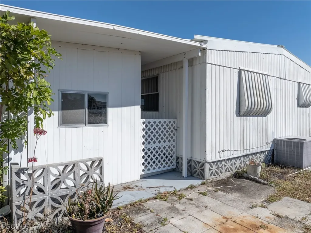 3208 Pluto Circle North Fort Myers FL 33903