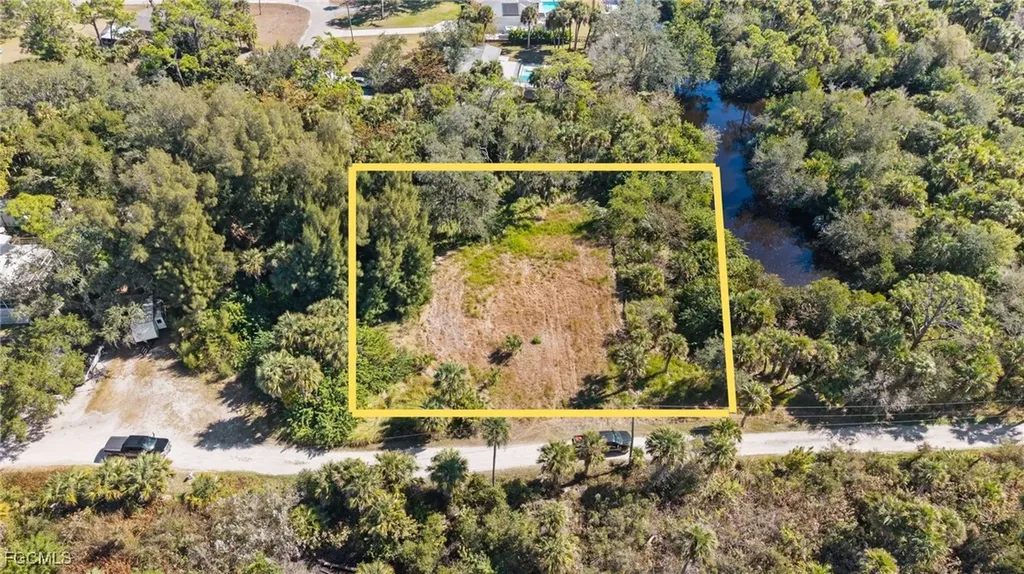 16920 Pelican Way North Fort Myers FL 33917