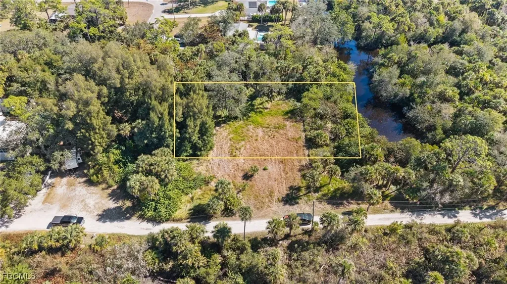 16920 Pelican Way North Fort Myers FL 33917