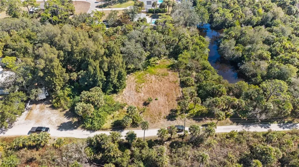 16920 Pelican Way North Fort Myers FL 33917