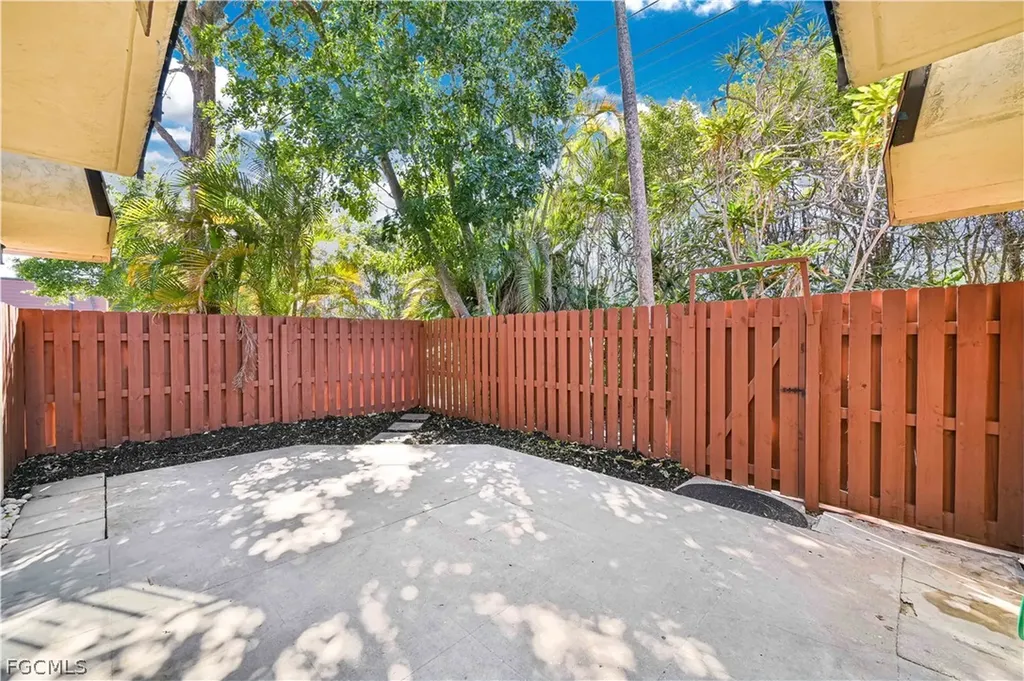 1520 Park Meadows Drive Fort Myers FL 33907