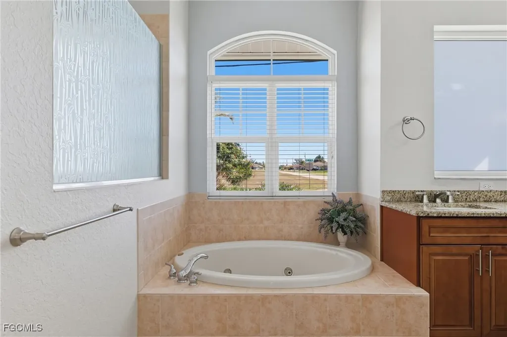 1204 NW 43rd Avenue Cape Coral FL 33993