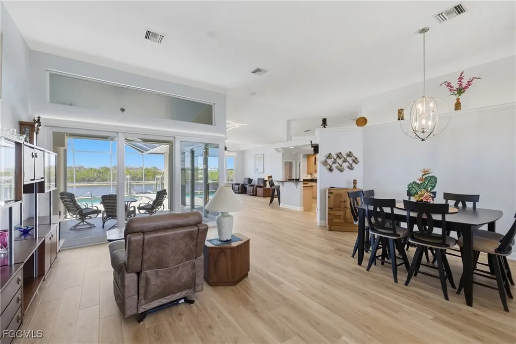 1204 NW 43rd Avenue Cape Coral FL 33993