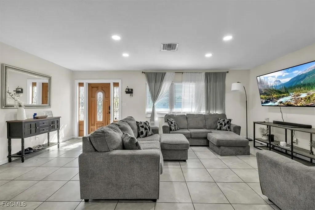 323 Hollywood Street Lehigh Acres FL 33936