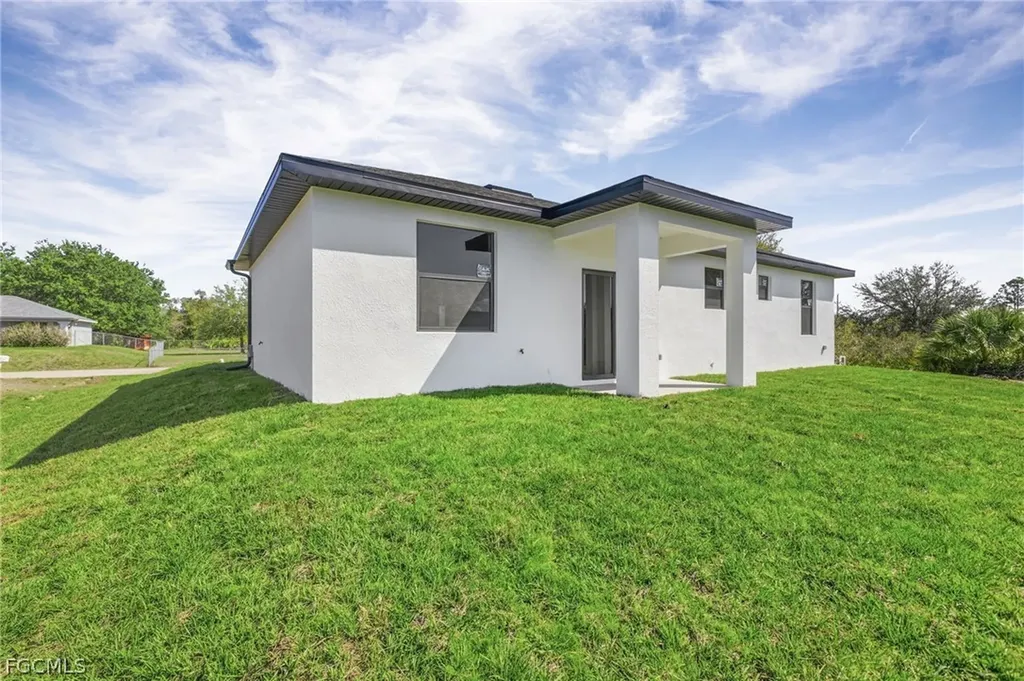 2807 74th Street W Lehigh Acres FL 33971