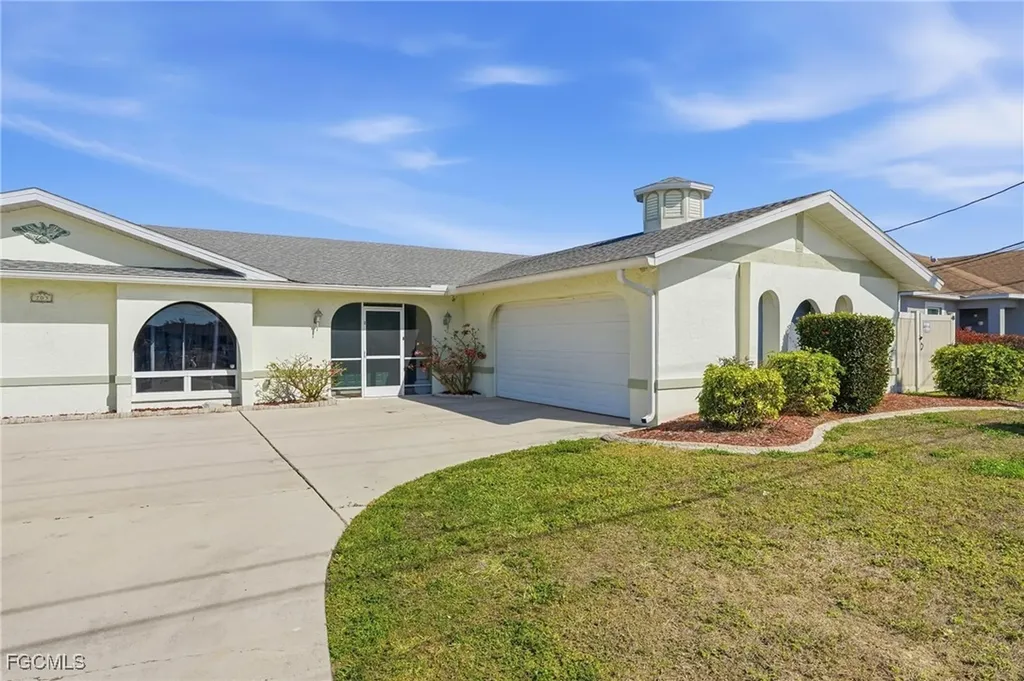 703 SE 7th Street Cape Coral FL 33990
