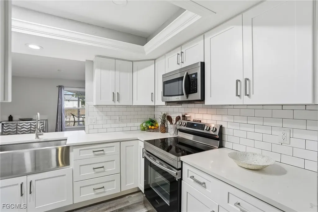 703 SE 7th Street Cape Coral FL 33990