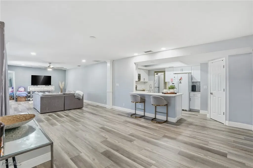 703 SE 7th Street Cape Coral FL 33990