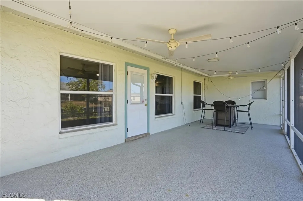 703 SE 7th Street Cape Coral FL 33990