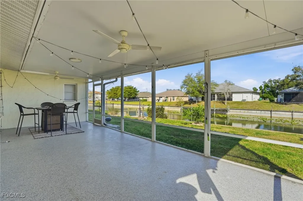 703 SE 7th Street Cape Coral FL 33990