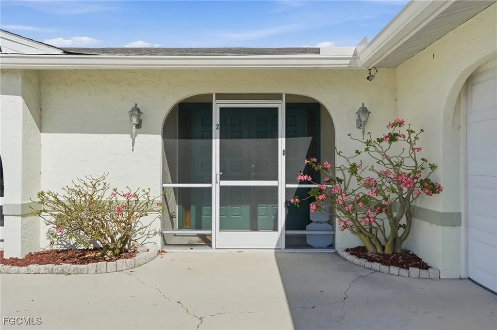 703 SE 7th Street Cape Coral FL 33990