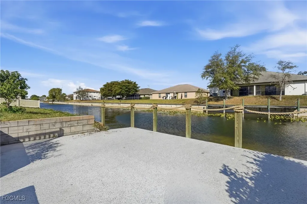 703 SE 7th Street Cape Coral FL 33990
