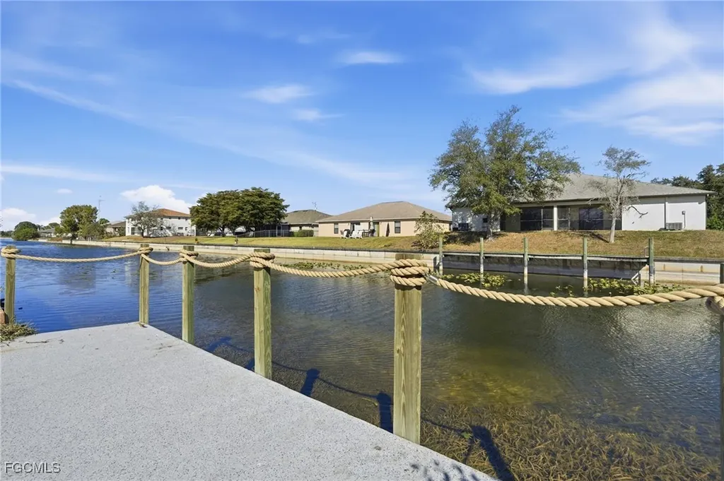 703 SE 7th Street Cape Coral FL 33990