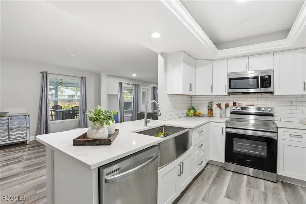 703 SE 7th Street Cape Coral FL 33990
