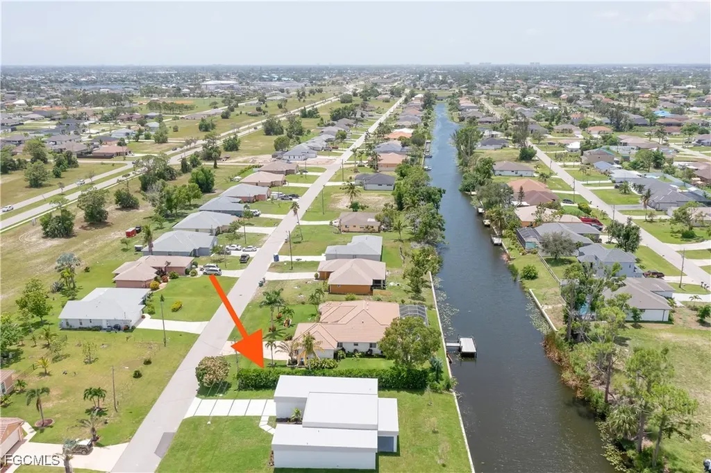 1014 SW 8th Place Cape Coral FL 33991