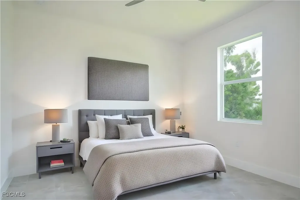 1014 SW 8th Place Cape Coral FL 33991