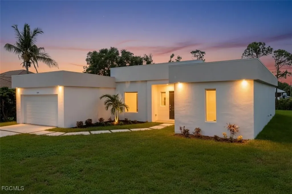 1014 SW 8th Place Cape Coral FL 33991