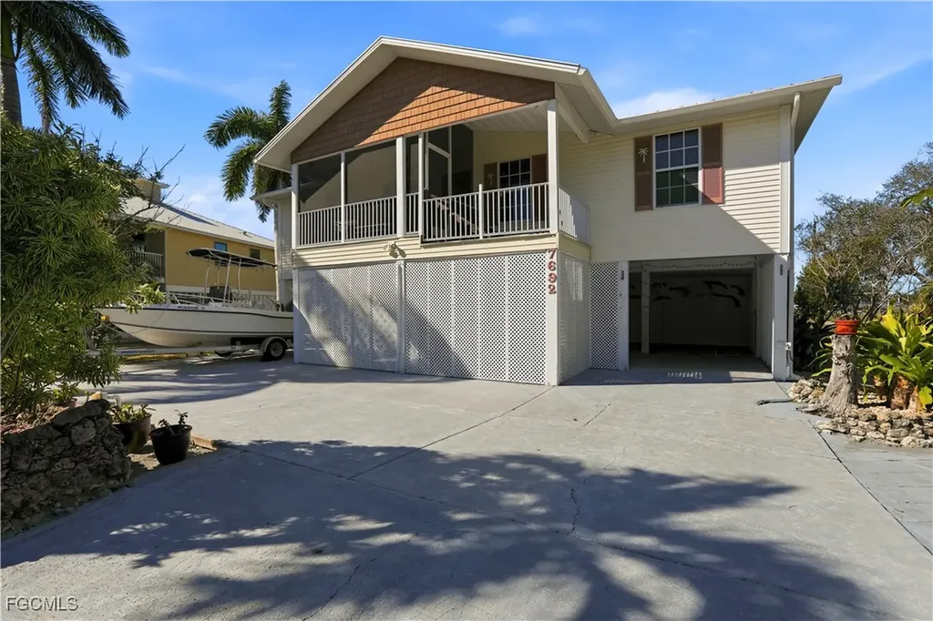 7692 Myrsine Circle Bokeelia FL 33922