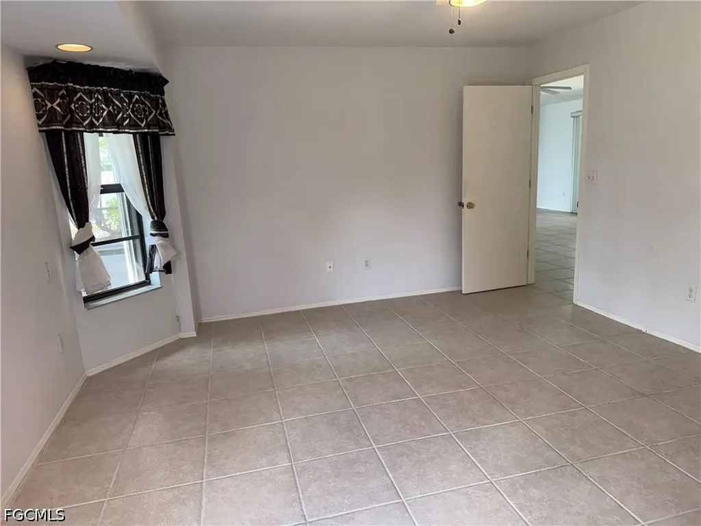 1040 SE 4th Street Cape Coral FL 33990