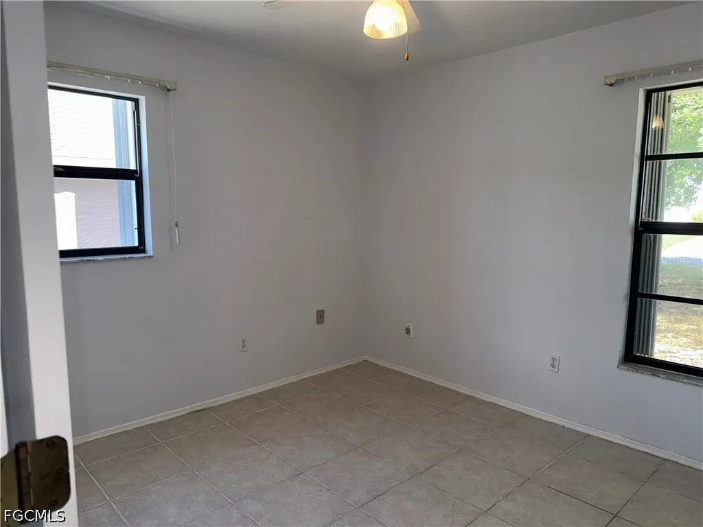 1040 SE 4th Street Cape Coral FL 33990