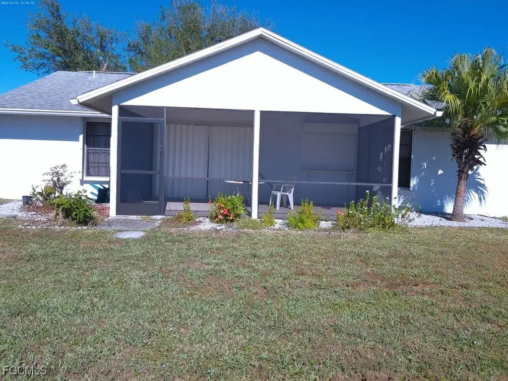 1040 SE 4th Street Cape Coral FL 33990