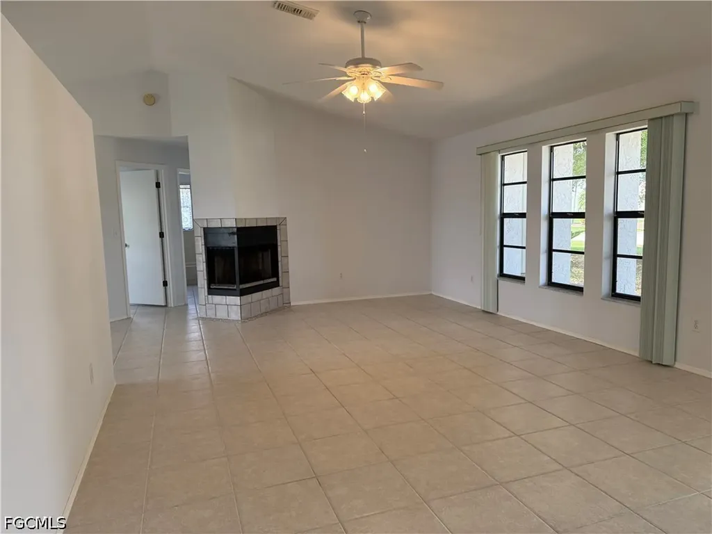 1040 SE 4th Street Cape Coral FL 33990