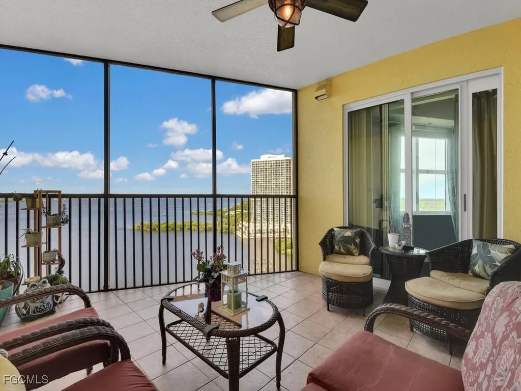 2797 1st Street Fort Myers FL 33916