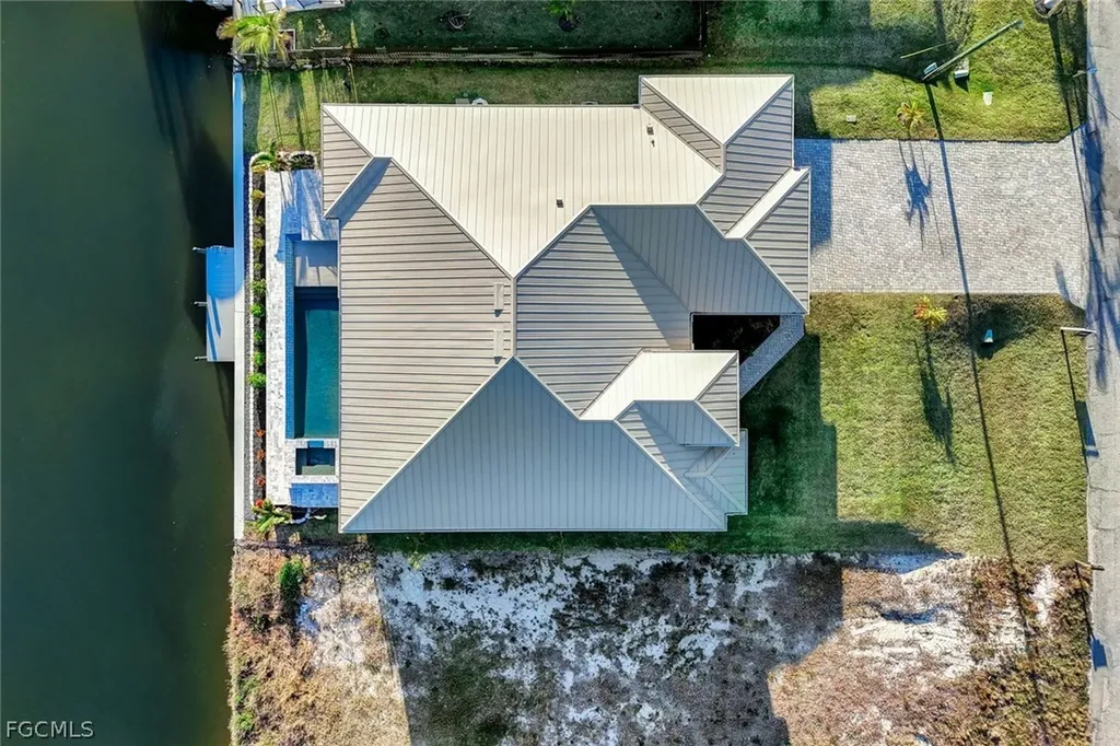 3220 NW 21st Street Cape Coral FL 33993