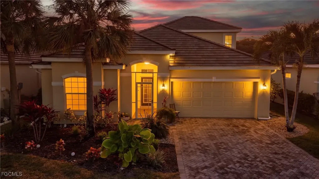2452 Blackburn Circle Cape Coral FL 33991