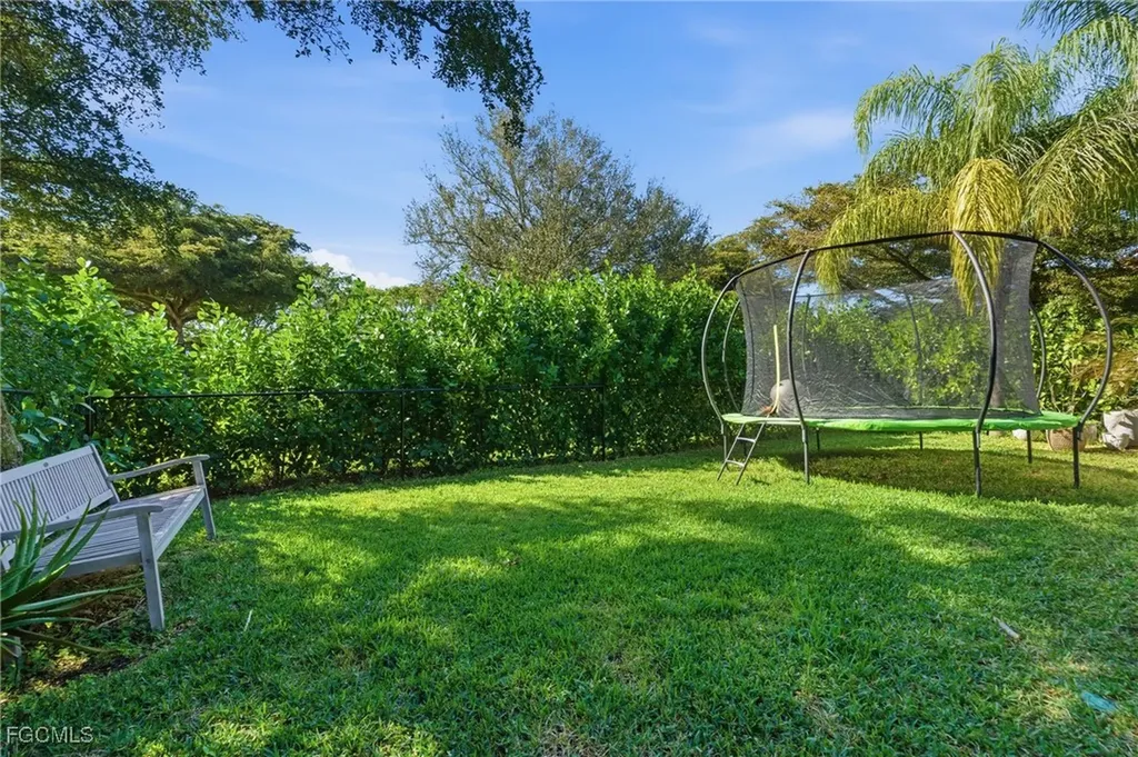 2452 Blackburn Circle Cape Coral FL 33991