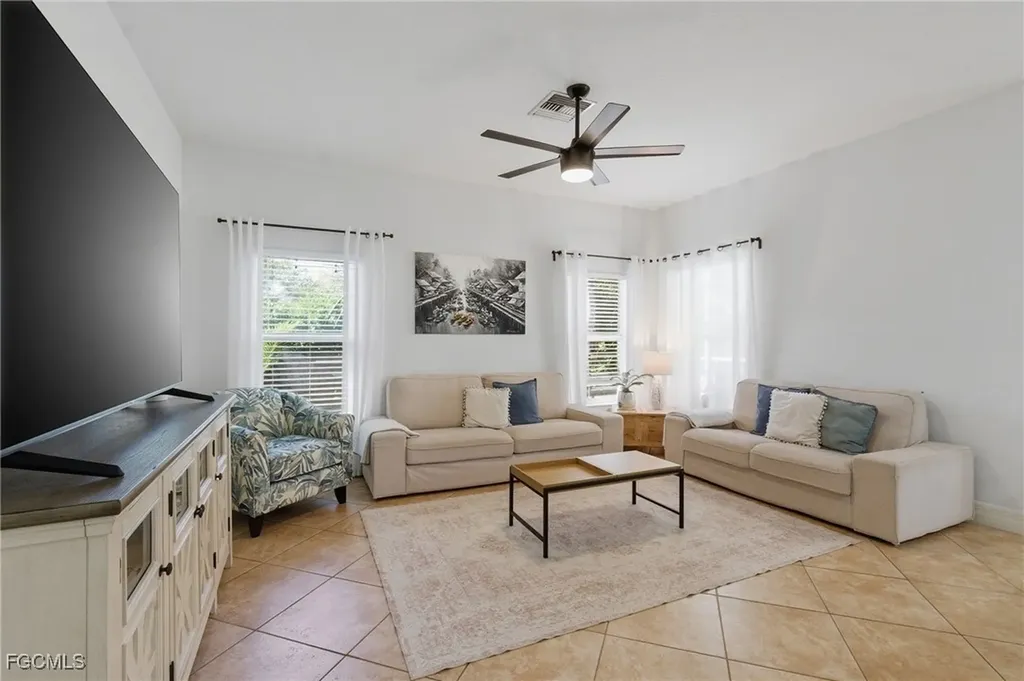2452 Blackburn Circle Cape Coral FL 33991