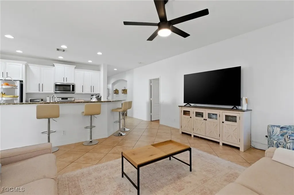 2452 Blackburn Circle Cape Coral FL 33991