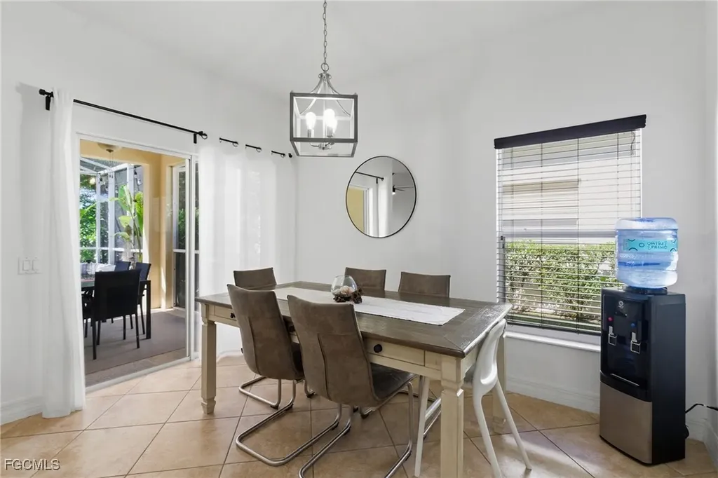 2452 Blackburn Circle Cape Coral FL 33991
