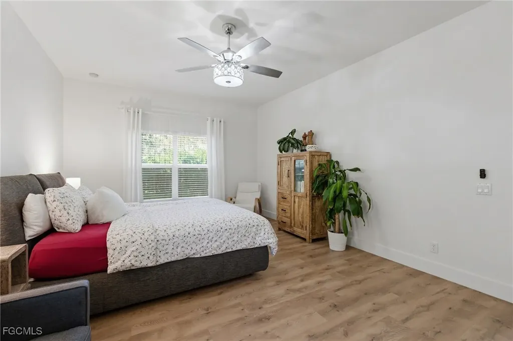 2452 Blackburn Circle Cape Coral FL 33991