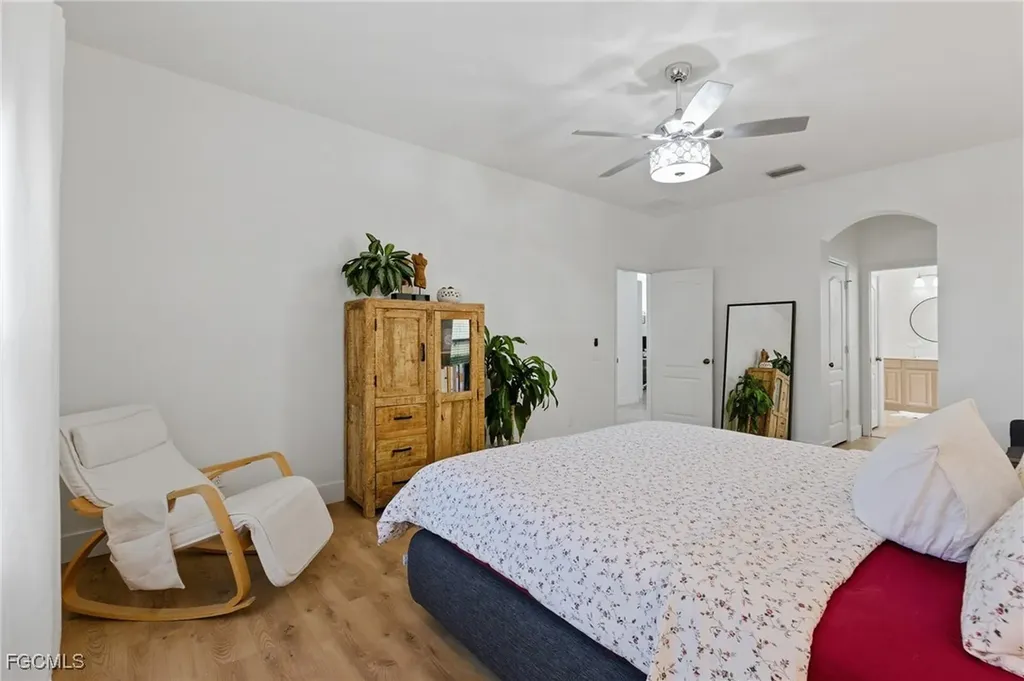 2452 Blackburn Circle Cape Coral FL 33991