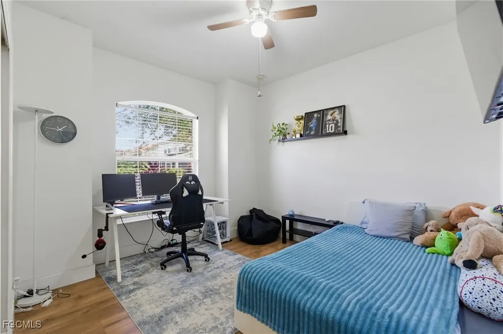 2452 Blackburn Circle Cape Coral FL 33991