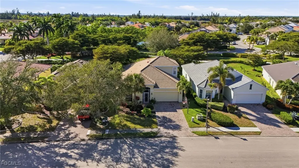 2452 Blackburn Circle Cape Coral FL 33991