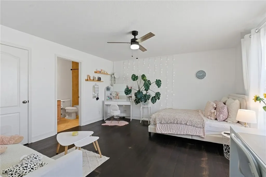 2452 Blackburn Circle Cape Coral FL 33991