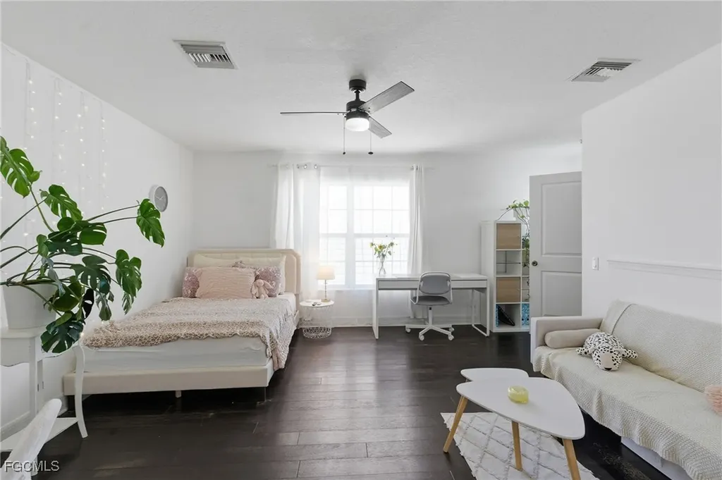 2452 Blackburn Circle Cape Coral FL 33991