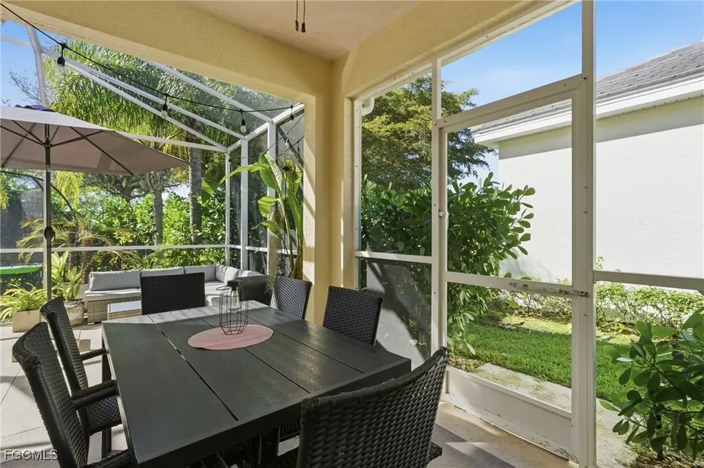2452 Blackburn Circle Cape Coral FL 33991